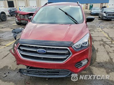 Piąte zdjęcie samochodu w środku: 2017 FORD ESCAPE SE VIN:1FMCU9G97HUA05271 - miniatura
