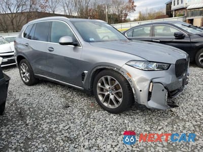 Czwarte zdjęcie samochodu z boku: 2024 BMW X5 XDRIVE40I VIN:5UX23EU09R9S33535 - miniatura