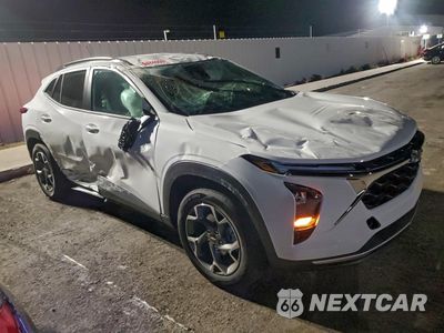 Czwarte zdjęcie samochodu z boku: 2026 CHEVROLET TRAX 1LT VIN:KL77LHEP0TC009520 - miniatura