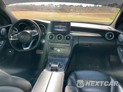 Zdjęcie 9 z 10 samochodu: 2015 MERCEDES-BENZ C 300 4MATIC VIN:55SWF4KB2FU026803 - miniatura