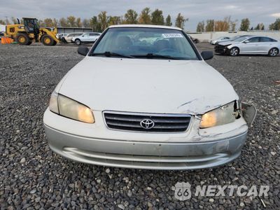 Piąte zdjęcie samochodu w środku: 2001 TOYOTA CAMRY CE VIN:JT2BG22K810589632 - miniatura