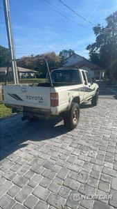 Czwarte zdjęcie samochodu z boku: 1989 TOYOTA PICKUP 1/2 TON EXTRA LONG WHEELBASE SR5 VIN:JT4VN13G2K5013277 - miniatura