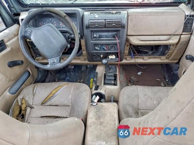 Zdjęcie 8 z 11 samochodu: 2002 JEEP WRANGLER / TJ SPORT VIN:1J4FA49S72P713727 - miniatura