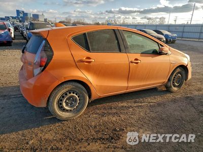 Trzecie zdjęcie samochodu z tyłu: 2016 TOYOTA PRIUS C VIN:JTDKDTB32G1131814 - miniatura