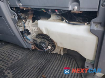 Zdjęcie 9 z 10 samochodu: 2017 ISUZU NPR HD REFUSE TRUCK VIN:54DC4W1B0HS805481 - miniatura