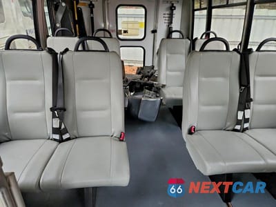 Zdjęcie 11 z 14 samochodu: 2019 FORD E350 SHUTTLE BUS VIN:1FDEE3FS3KDC19043 - miniatura