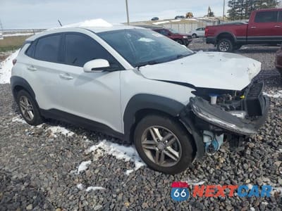 Czwarte zdjęcie samochodu z boku: 2021 HYUNDAI KONA SE VIN:KM8K12AA3MU641307 - miniatura