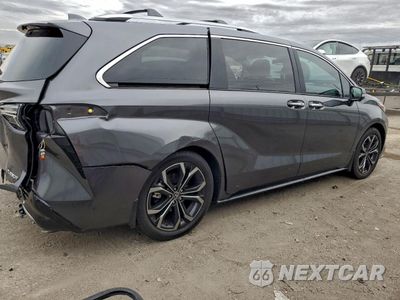 Trzecie zdjęcie samochodu z tyłu: 2025 TOYOTA SIENNA LIMITED VIN:5TDERKEC2SS263214 - miniatura