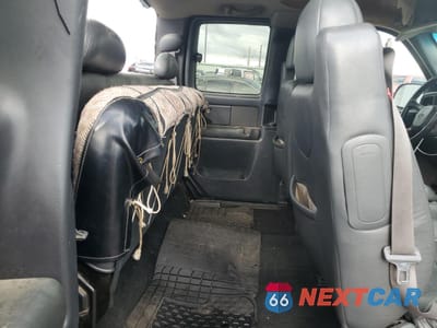 Zdjęcie 10 z 14 samochodu: 2001 CHEVROLET SILVERADO C2500 HEAVY DUTY VIN:1GCHC29171E337660 - miniatura