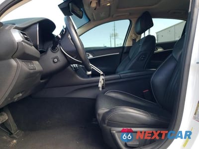 Zdjęcie 7 z 11 samochodu: 2022 GENESIS G70 2.0T VIN:KMTG34TA5NU086697 - miniatura