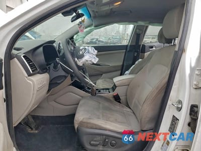 Zdjęcie 7 z 13 samochodu: 2019 HYUNDAI TUCSON VIN:KM8J3CA48KU848794 - miniatura