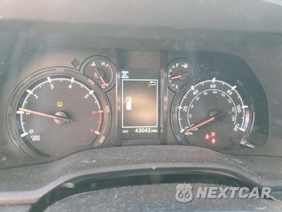 Zdjęcie 9 z 16 samochodu: 2022 TOYOTA 4RUNNER SR5 VIN:JTEEU5JR9N5272279 - miniatura