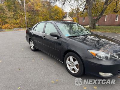2002 TOYOTA CAMRY LE 4T1BF30K42U013318 - główne zdjęcie licytacji z USA - miniatura