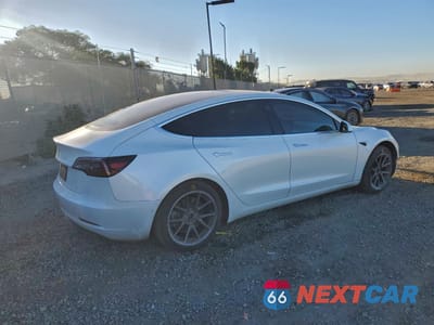 Trzecie zdjęcie samochodu z tyłu: 2020 TESLA MODEL 3 VIN:5YJ3E1EA5LF598405 - miniatura