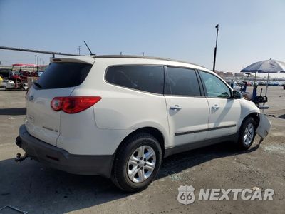 Trzecie zdjęcie samochodu z tyłu: 2011 CHEVROLET TRAVERSE LS VIN:1GNKRFEDXBJ390526 - miniatura