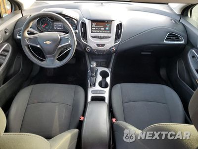 Zdjęcie 8 z 13 samochodu: 2017 CHEVROLET CRUZE LS VIN:1G1BC5SM3H7267822 - miniatura
