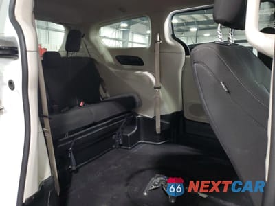 Zdjęcie 11 z 17 samochodu: 2023 CHRYSLER VOYAGER LX VIN:2C4RC1CG7PR533704 - miniatura