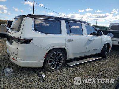 Trzecie zdjęcie samochodu z tyłu: 2022 JEEP GRAND WAGONEER SERIES III VIN:1C4SJVGJ5NS202569 - miniatura