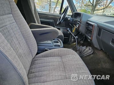 Piąte zdjęcie samochodu w środku: 1989 FORD BRONCO U100 VIN:1FMEU15N3KLB09036 - miniatura