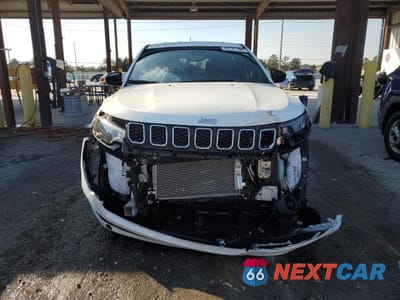 Piąte zdjęcie samochodu w środku: 2025 JEEP COMPASS SPORT VIN:3C4NJDAN6ST539670 - miniatura