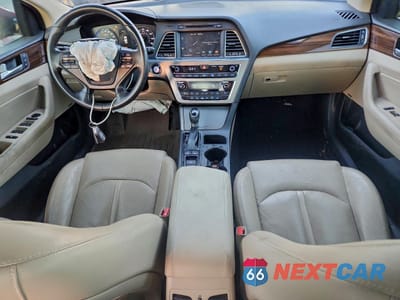 Zdjęcie 8 z 13 samochodu: 2017 HYUNDAI SONATA HYBRID VIN:KMHE34L3XHA070956 - miniatura