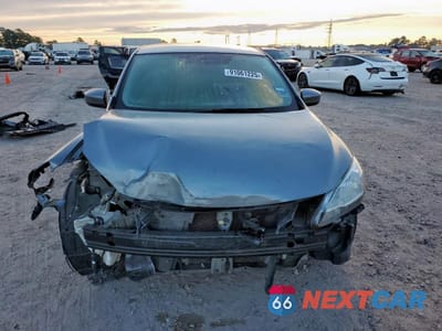 Piąte zdjęcie samochodu w środku: 2014 NISSAN SENTRA S VIN:3N1AB7AP0EL622548 - miniatura