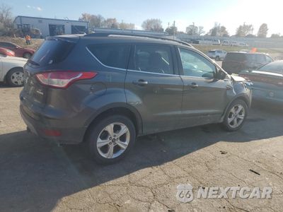 Trzecie zdjęcie samochodu z tyłu: 2016 FORD ESCAPE SE VIN:1FMCU0G96GUB00415 - miniatura