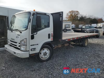 2022 ISUZU NQR FLATBED TRUCK 54DE5W1LXNSR02777 - główne zdjęcie licytacji z USA - miniatura