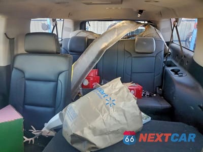 Zdjęcie 10 z 13 samochodu: 2018 CHEVROLET SUBURBAN K1500 LT VIN:1GNSKHKC9JR240855 - miniatura