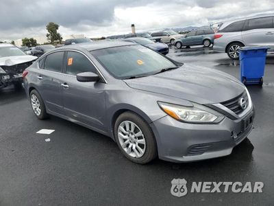 Czwarte zdjęcie samochodu z boku: 2017 NISSAN ALTIMA 2.5 VIN:1N4AL3AP3HN319700 - miniatura