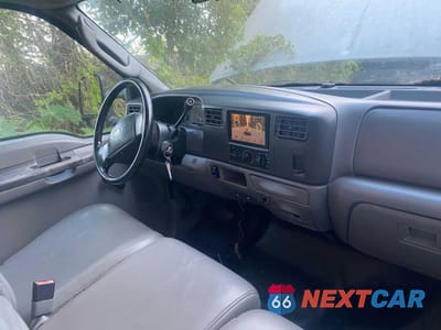Piąte zdjęcie samochodu w środku: 2004 FORD F250 SUPER - TRUCKS REFRIGERATED DELIVERY TRUCK VIN:1FTNW20L74EB55339 - miniatura
