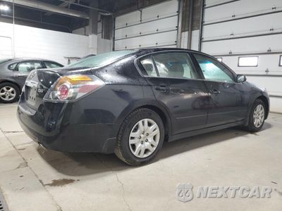 Trzecie zdjęcie samochodu z tyłu: 2010 NISSAN ALTIMA BASE VIN:1N4AL2AP1AC137795 - miniatura