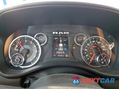 Zdjęcie 9 z 11 samochodu: 2023 RAM 1500 TRADESMAN VIN:1C6SRFNTXPN694589 - miniatura