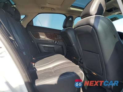 Zdjęcie 10 z 15 samochodu: 2019 JAGUAR XJ R - SPORT VIN:SAJWA1C72K8W21171 - miniatura