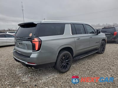 Trzecie zdjęcie samochodu z tyłu: 2025 CHEVROLET SUBURBAN K1500 PREMIER VIN:1GNS6FRD5SR160249 - miniatura