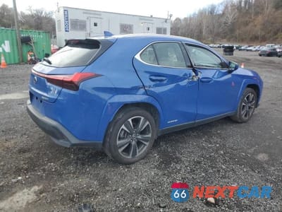 Trzecie zdjęcie samochodu z tyłu: 2022 LEXUS UX 250H BASE VIN:JTHP9JBH8N2057747 - miniatura