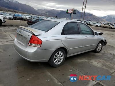 Trzecie zdjęcie samochodu z tyłu: 2008 KIA SPECTRA LX VIN:KNAFE122X85499286 - miniatura