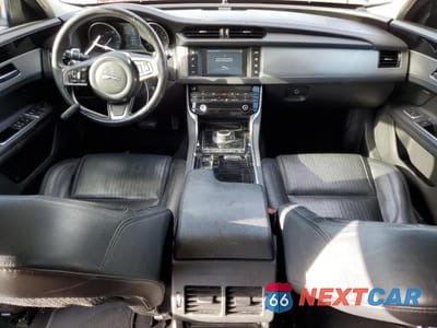 Zdjęcie 8 z 12 samochodu: 2018 JAGUAR XF PRESTIGE VIN:SAJBK4FX3JCY65318 - miniatura