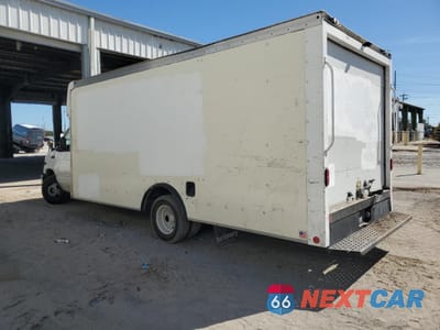 Drugie zdjęcie samochodu z przodu: 2021 FORD E350 DELIVERY TRUCK VIN:1FDWE3FK0MDC04734 - miniatura