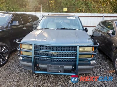 Piąte zdjęcie samochodu w środku: 1992 CHEVROLET SUBURBAN K1500 VIN:1GNFK16K9NJ338993 - miniatura