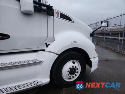 Zdjęcie 9 z 10 samochodu: 2015 KENWORTH CONSTRUCTI - SEMI TRUCK VIN:1XKYA48X9FJ462444 - miniatura