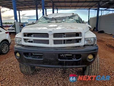 Piąte zdjęcie samochodu w środku: 2000 DODGE RAM 2500 VIN:3B7KF2366YG136028 - miniatura