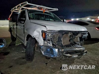 Czwarte zdjęcie samochodu z boku: 2021 FORD F250 SUPER VIN:1FTBF2A65MEC21558 - miniatura