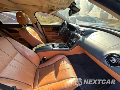 Piąte zdjęcie samochodu w środku: 2013 JAGUAR XJ VIN:SAJWA1C73D8V44829 - miniatura