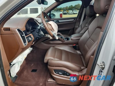 Zdjęcie 7 z 16 samochodu: 2023 PORSCHE CAYENNE S VIN:WP1AB2AY9PDA14544 - miniatura