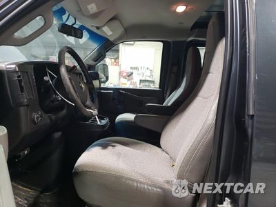 Zdjęcie 7 z 16 samochodu: 2018 CHEVROLET EXPRESS G2500 VIN:1GCWGAFPXJ1195732 - miniatura