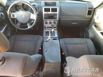 Zdjęcie 8 z 12 samochodu: 2011 DODGE NITRO SXT VIN:1D4PT5GKXBW547693 - miniatura