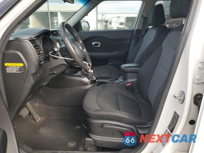 Zdjęcie 7 z 14 samochodu: 2018 KIA SOUL + VIN:KNDJP3A56J7529666 - miniatura