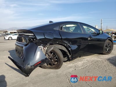 Trzecie zdjęcie samochodu z tyłu: 2026 TOYOTA PRIUS SE VIN:JTDACACU1T3056855 - miniatura