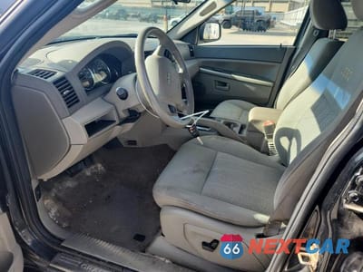 Zdjęcie 7 z 13 samochodu: 2007 JEEP GRAND CHEROKEE LAREDO VIN:1J8GR48K97C630067 - miniatura